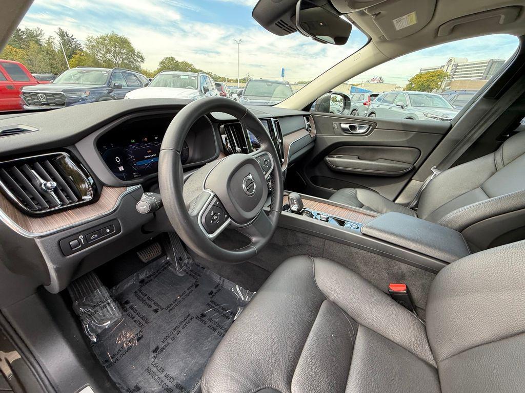 used 2022 Volvo XC60 Recharge Plug-In Hybrid car, priced at $36,205