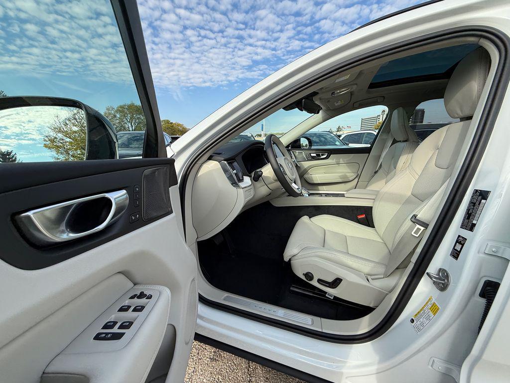 new 2026 Volvo XC60 Plug-In Hybrid car, priced at $72,235