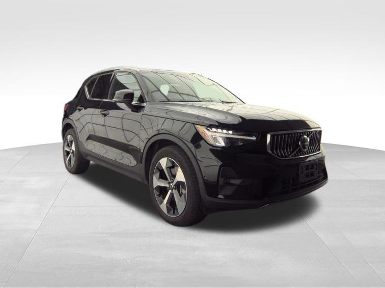 used 2025 Volvo XC40 car, priced at $35,650