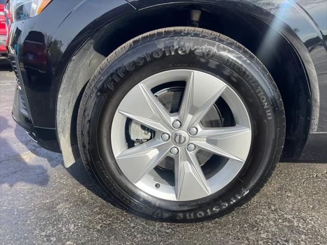 used 2022 Volvo XC60 car, priced at $36,495