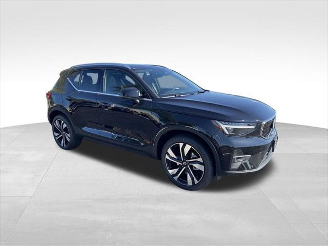 new 2025 Volvo XC40 car, priced at $50,320