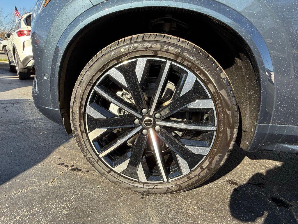 new 2026 Volvo XC90 car, priced at $77,855