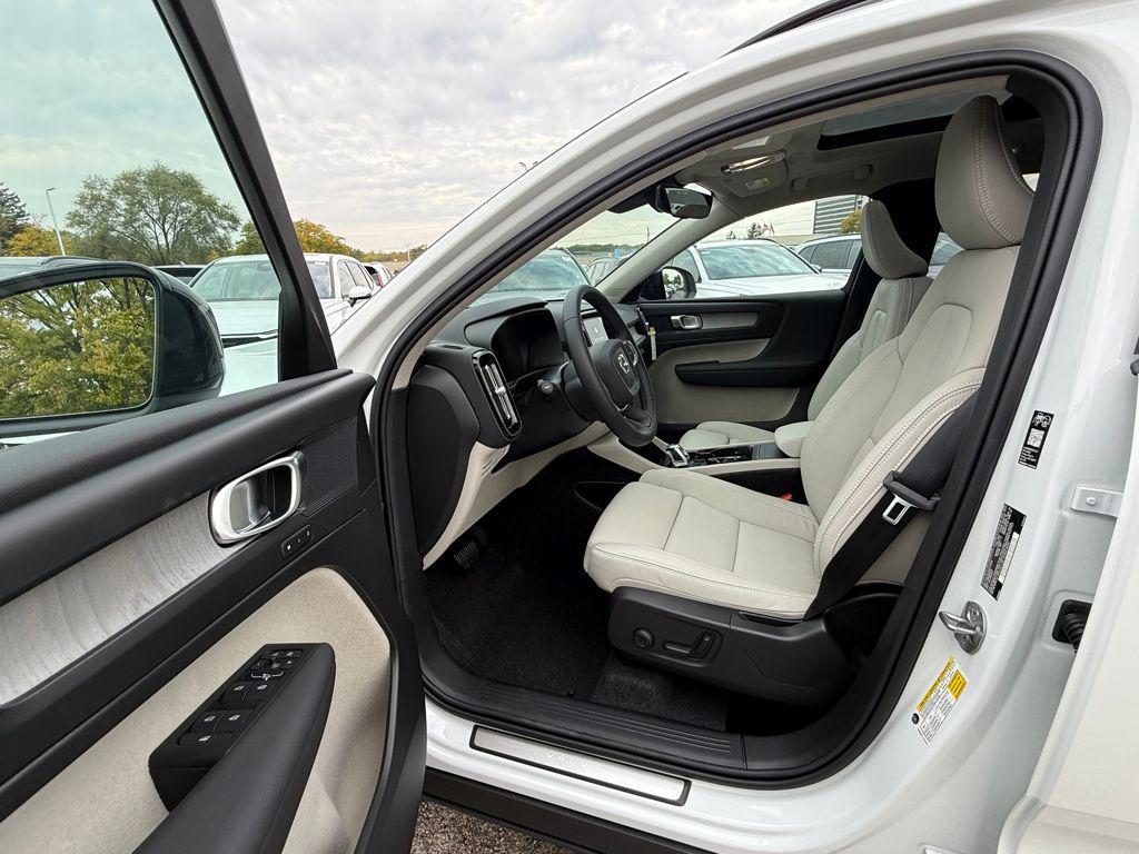 new 2026 Volvo XC40 car, priced at $48,150