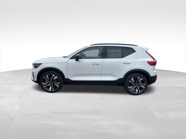 new 2024 Volvo XC40 car, priced at $45,717