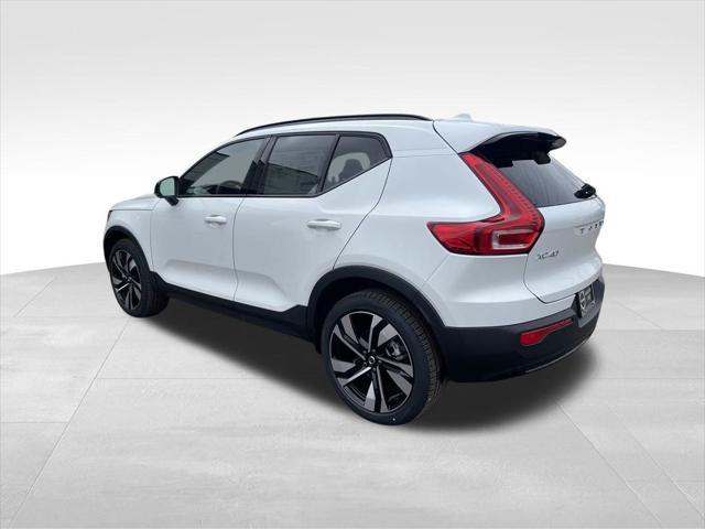 new 2024 Volvo XC40 car, priced at $45,717