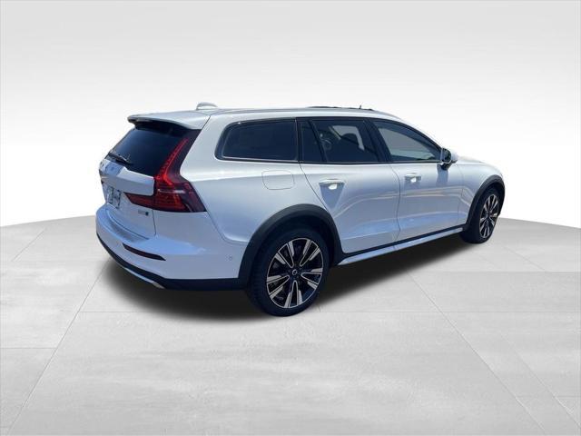 new 2024 Volvo V60 Cross Country car, priced at $59,185