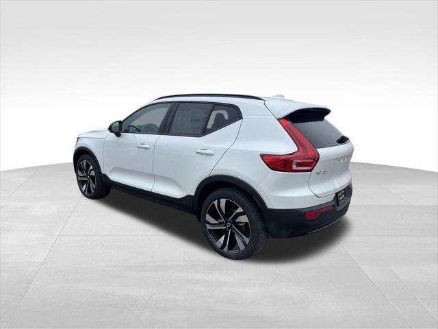 new 2025 Volvo XC40 car, priced at $48,290