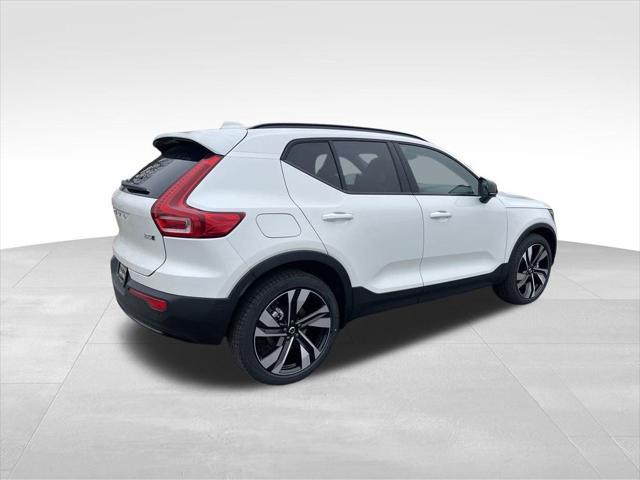 new 2025 Volvo XC40 car, priced at $48,290