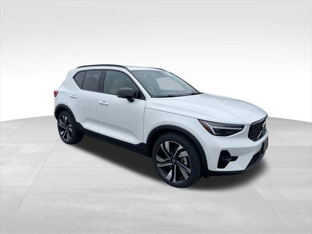 new 2025 Volvo XC40 car, priced at $48,290