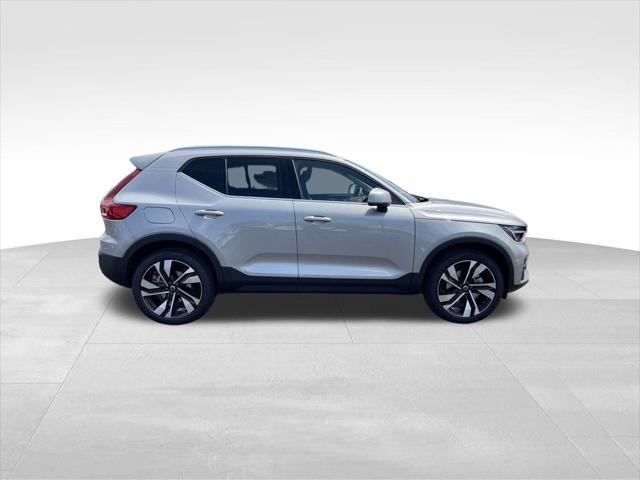 new 2025 Volvo XC40 car, priced at $48,025