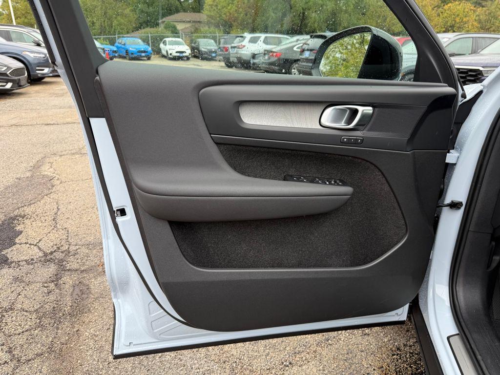 new 2026 Volvo XC40 car, priced at $48,150