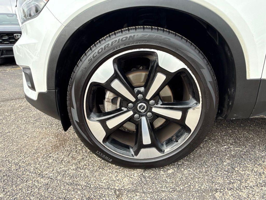used 2022 Volvo XC40 car, priced at $17,914