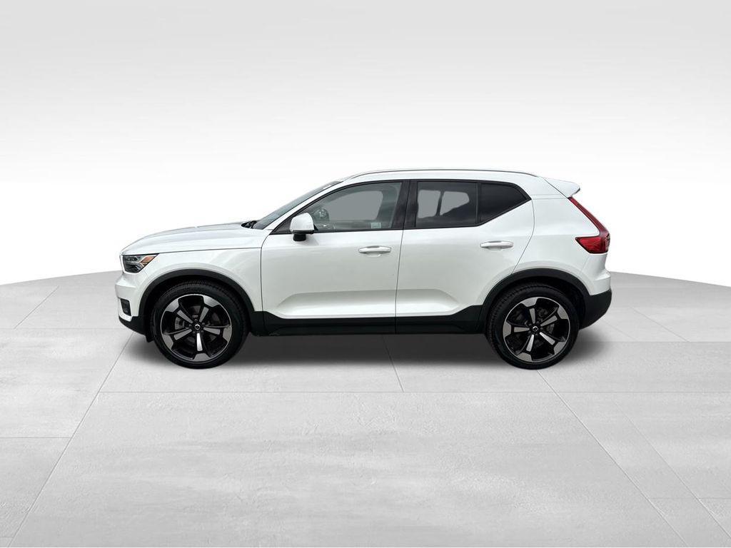 used 2022 Volvo XC40 car, priced at $17,914