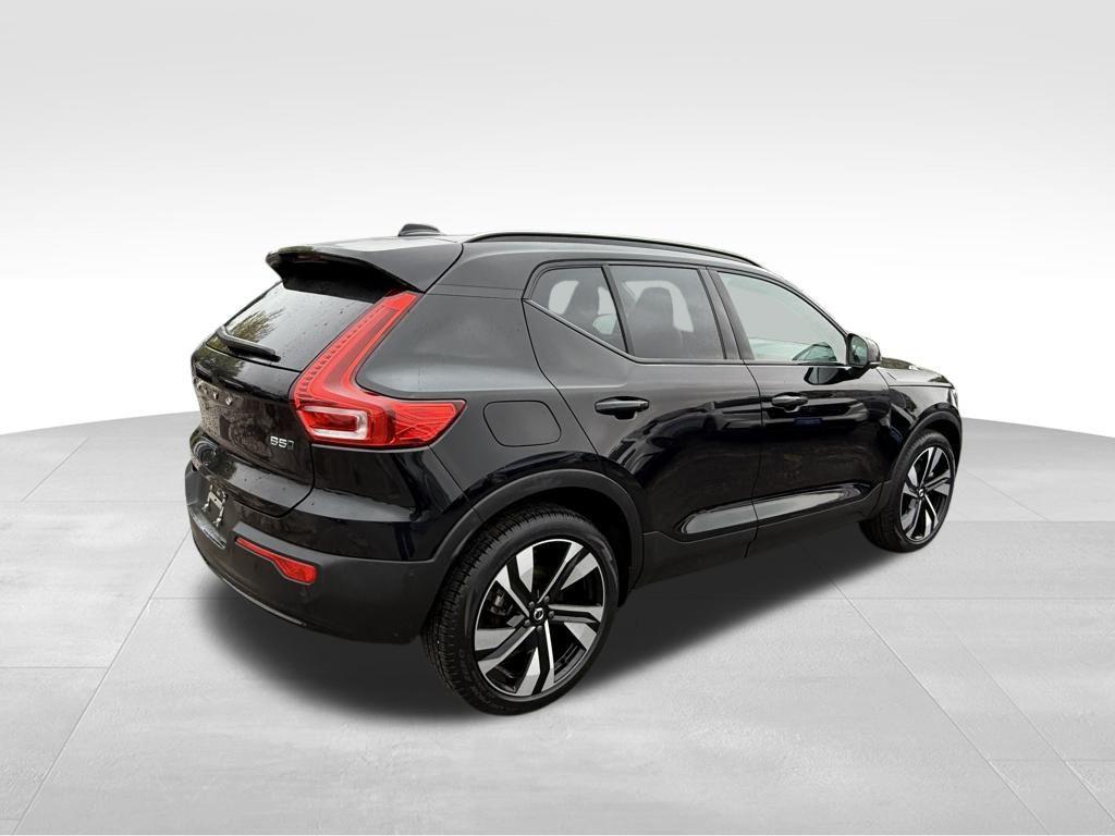used 2025 Volvo XC40 car, priced at $35,665