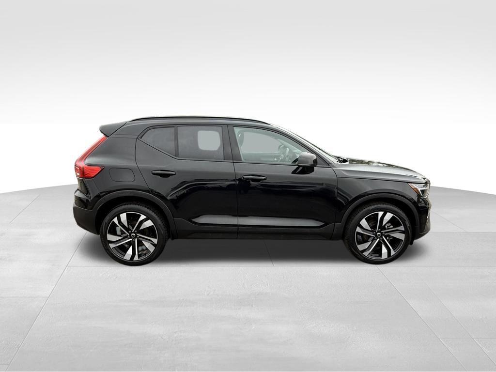 used 2025 Volvo XC40 car, priced at $35,665