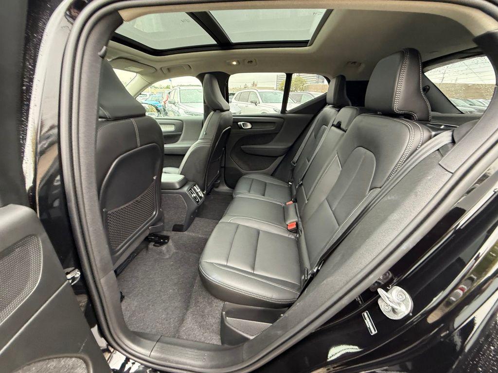 used 2025 Volvo XC40 car, priced at $35,665