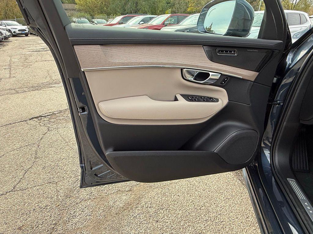 new 2026 Volvo XC90 car, priced at $71,825