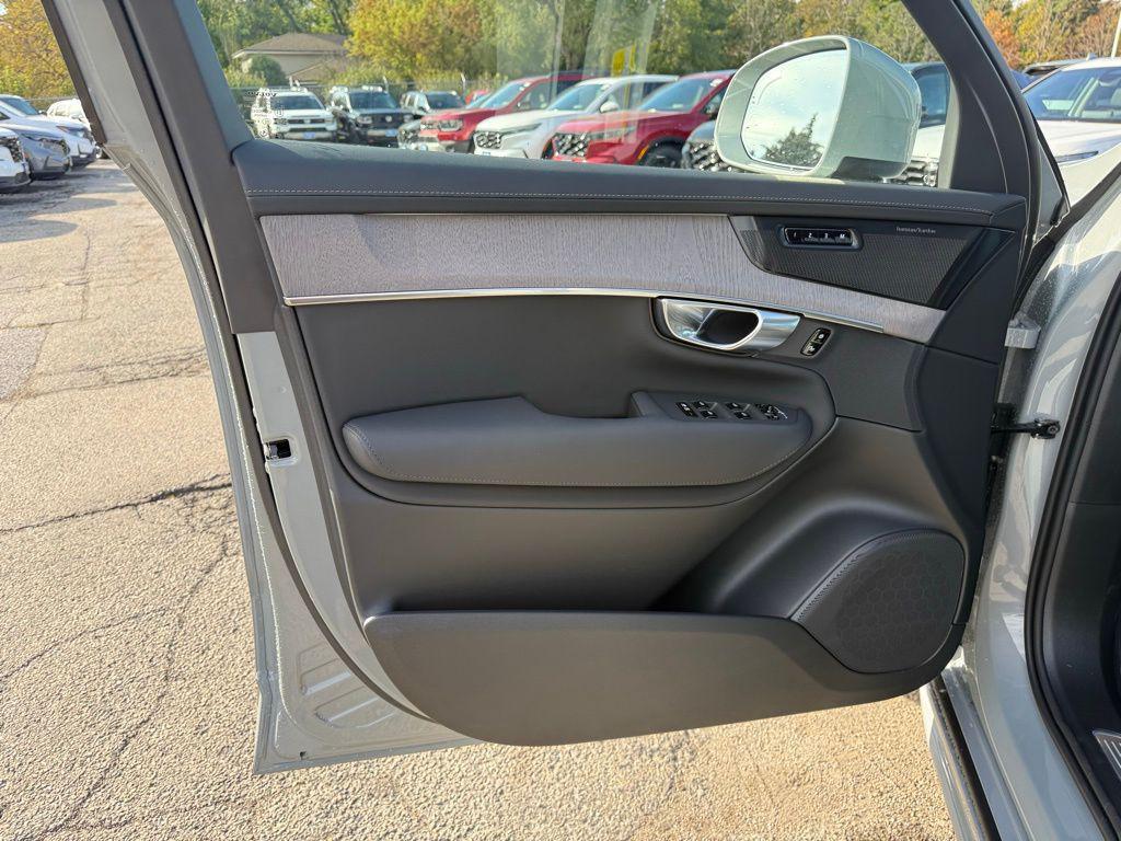 new 2026 Volvo XC90 car, priced at $75,155