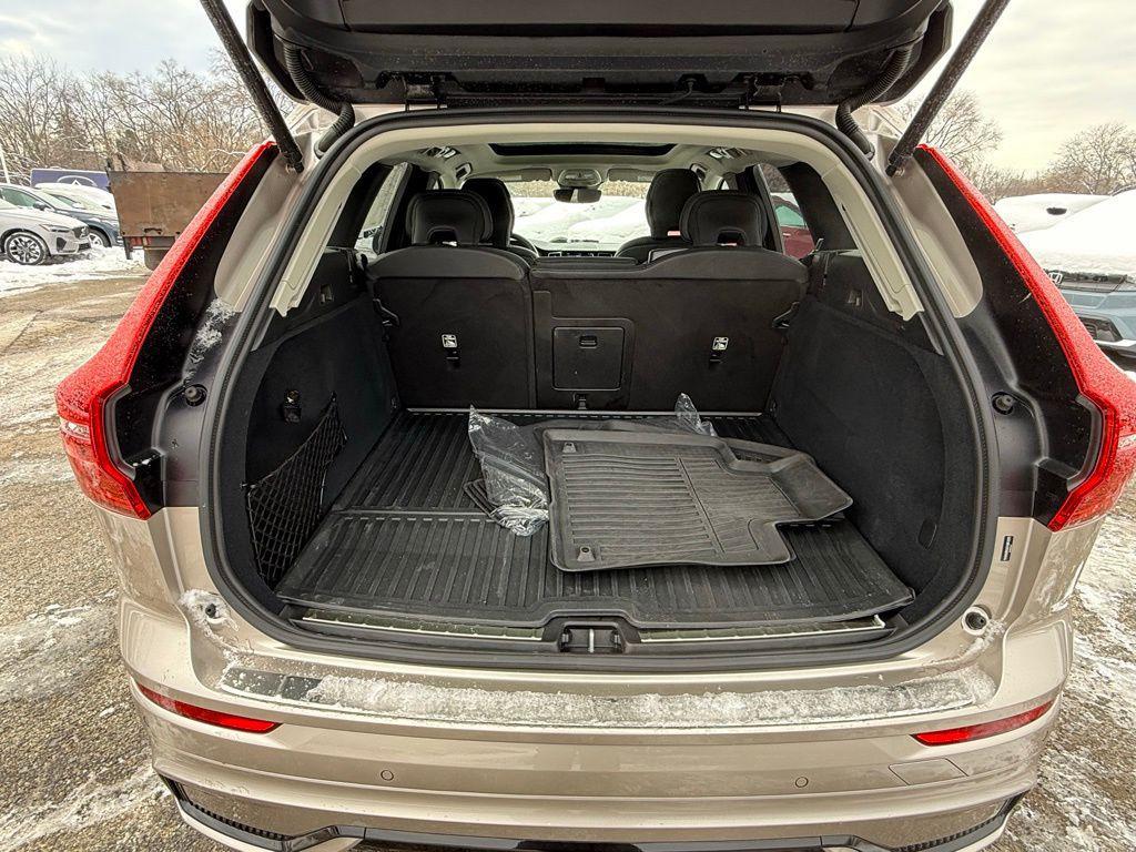 new 2025 Volvo XC60 Plug-In Hybrid car, priced at $67,425