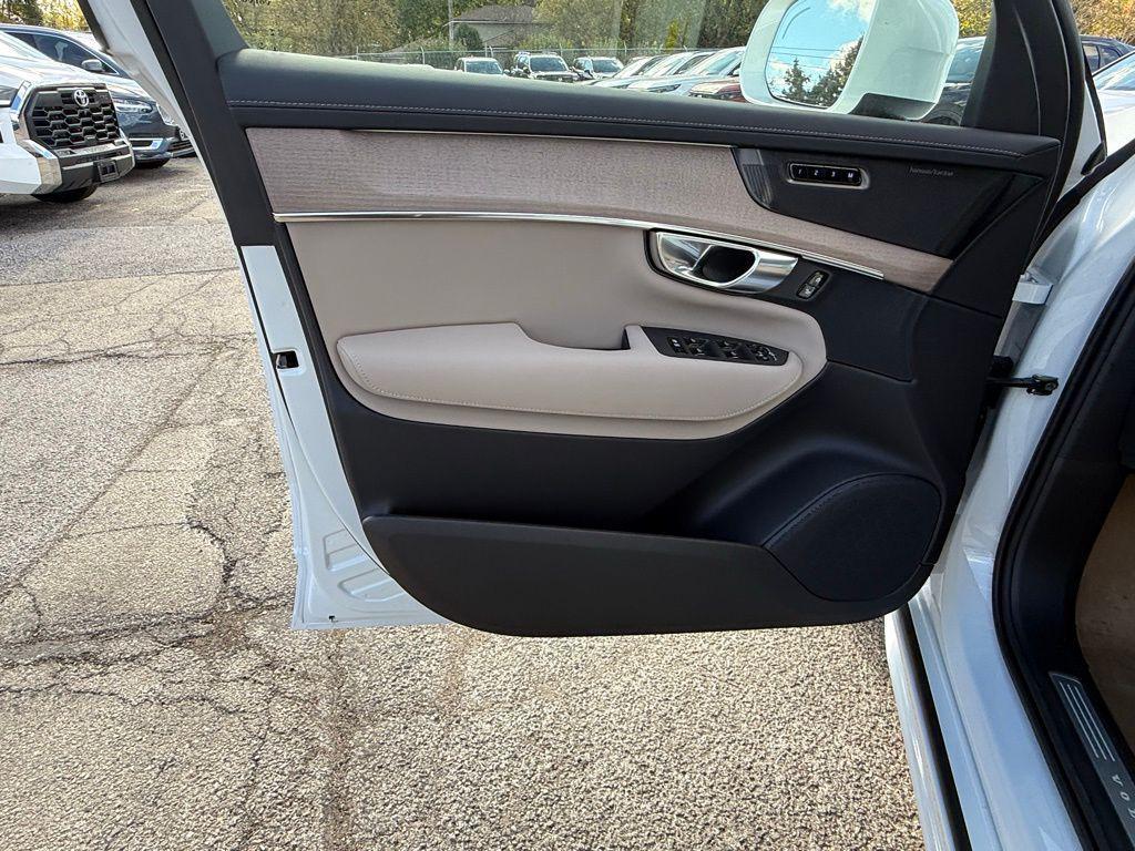 new 2026 Volvo XC90 car, priced at $71,825