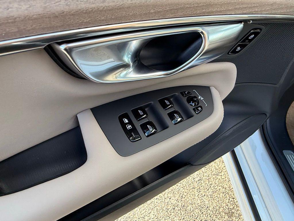 new 2026 Volvo XC90 car, priced at $71,825