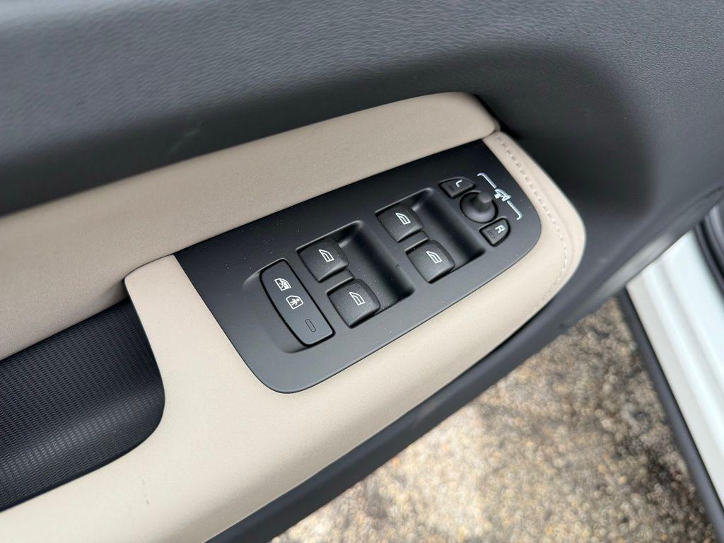 new 2026 Volvo XC60 car, priced at $54,985