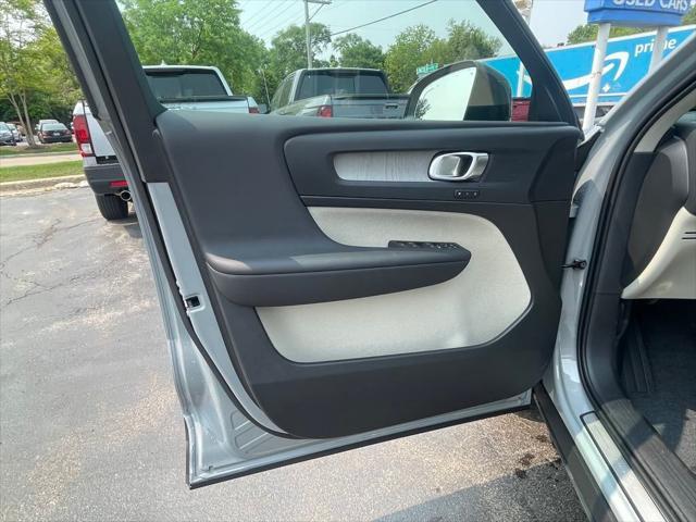 new 2025 Volvo XC40 car, priced at $43,335