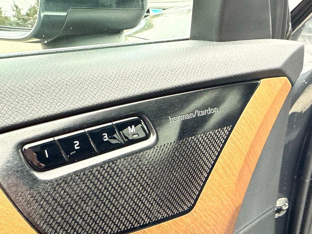 used 2022 Volvo XC90 car, priced at $28,218