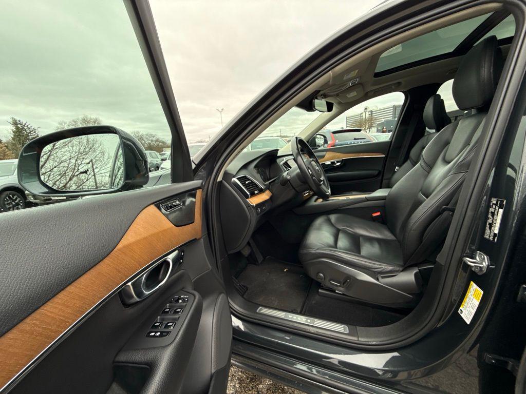 used 2022 Volvo XC90 car, priced at $28,218