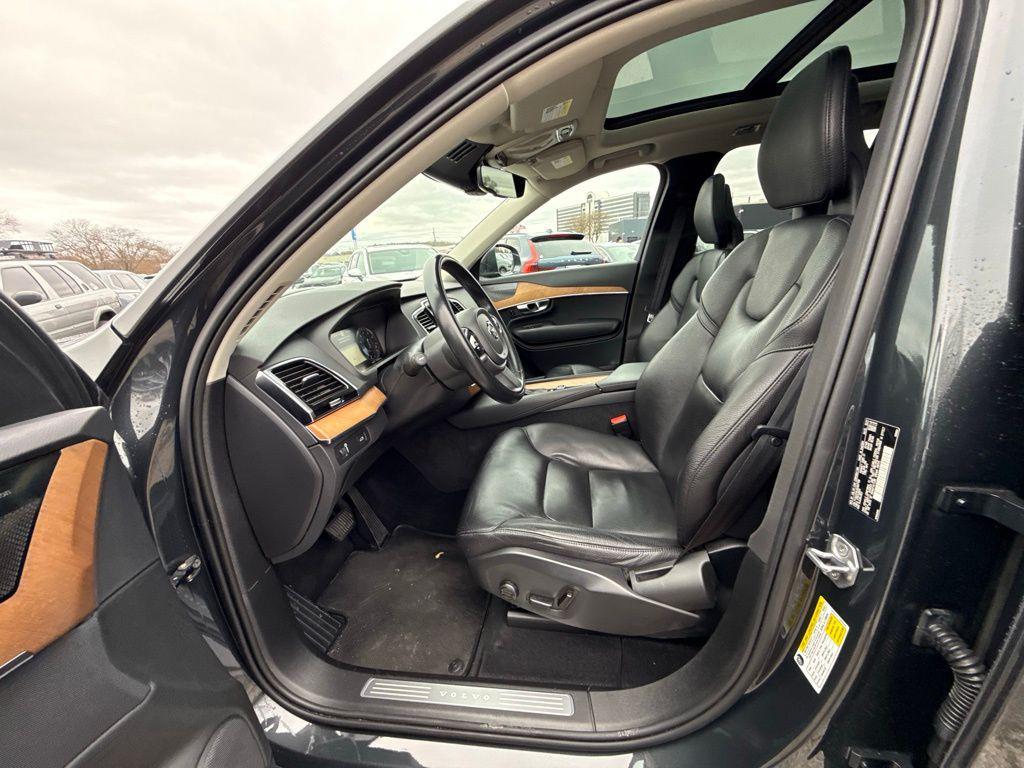 used 2022 Volvo XC90 car, priced at $28,218