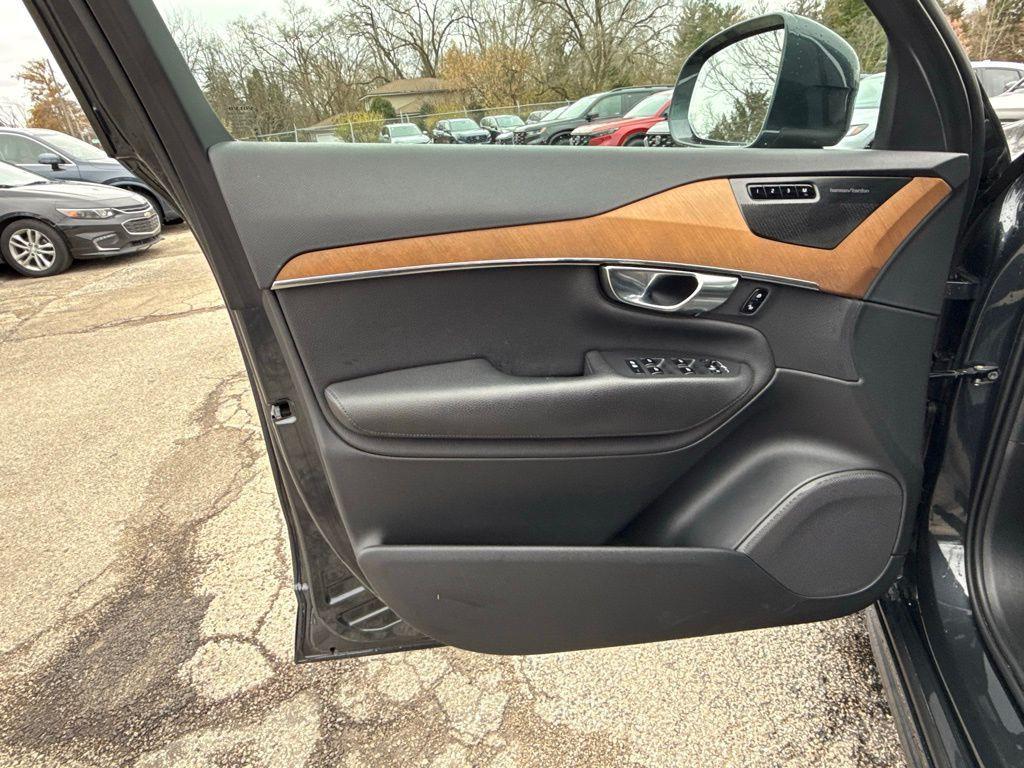 used 2022 Volvo XC90 car, priced at $28,218