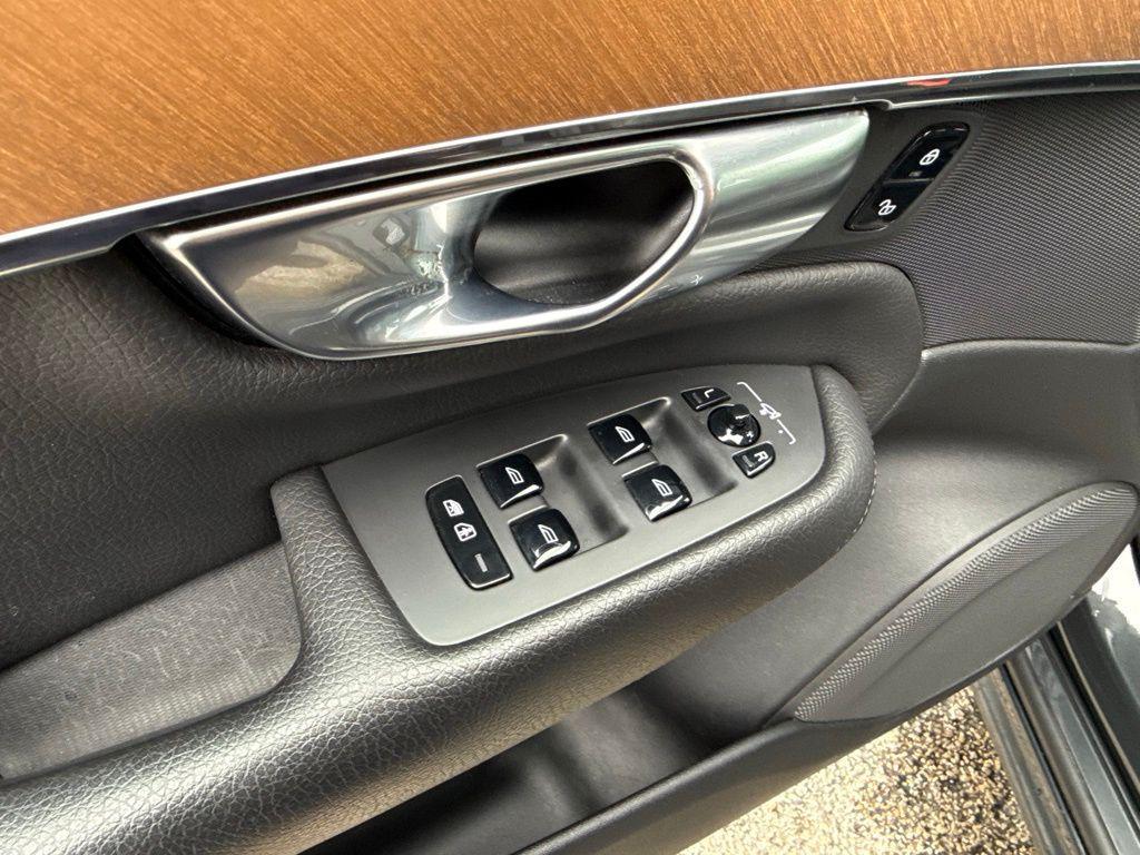 used 2022 Volvo XC90 car, priced at $28,218
