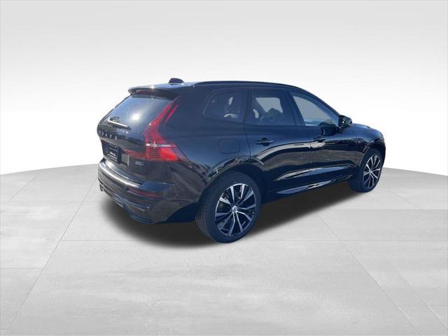 new 2025 Volvo XC60 car, priced at $54,225