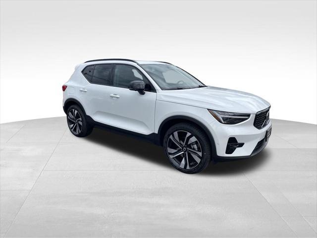 new 2025 Volvo XC40 car, priced at $49,325