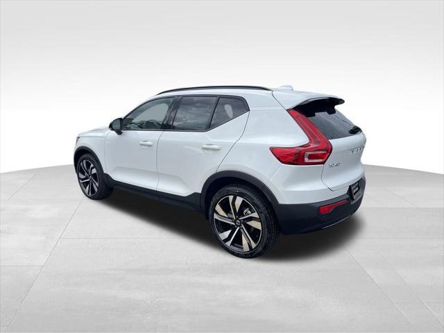 new 2025 Volvo XC40 car, priced at $49,325