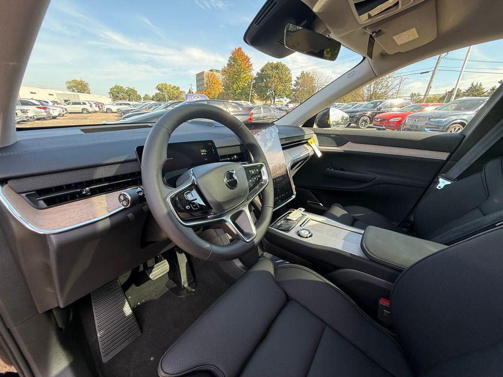 new 2025 Volvo EX90 car, priced at $78,217