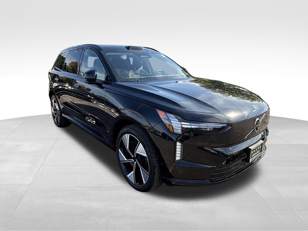 new 2025 Volvo EX90 car, priced at $78,217