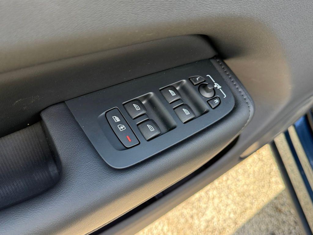 used 2025 Volvo XC60 car, priced at $41,580