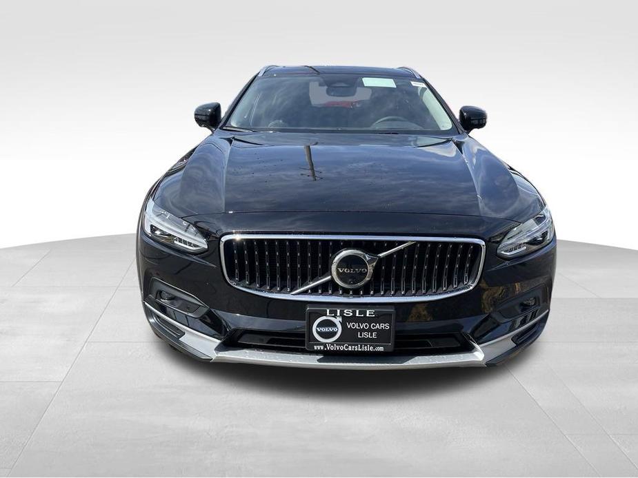 new 2024 Volvo V90 Cross Country car, priced at $68,720