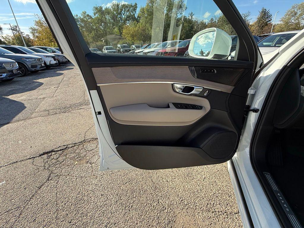 new 2026 Volvo XC90 car, priced at $68,410