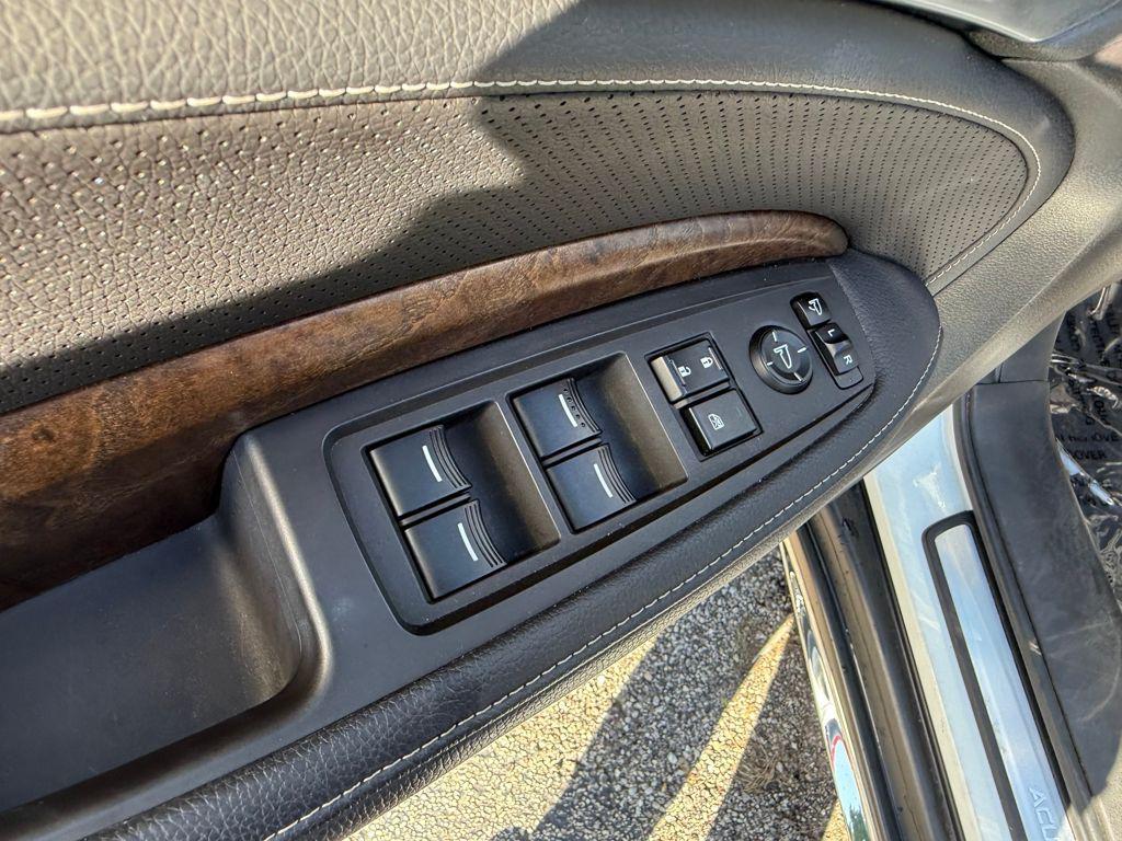 used 2020 Acura MDX car, priced at $27,924