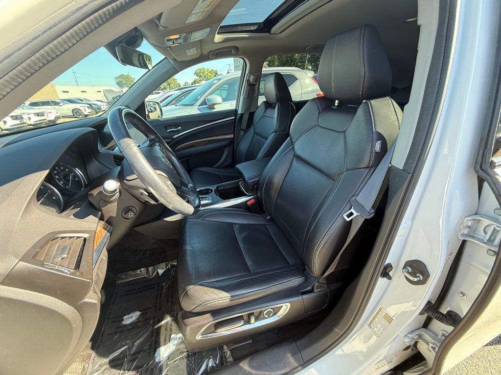 used 2020 Acura MDX car, priced at $27,924