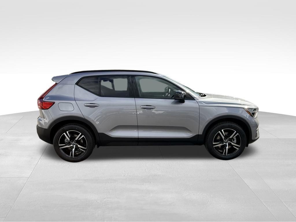 new 2026 Volvo XC40 car, priced at $45,425