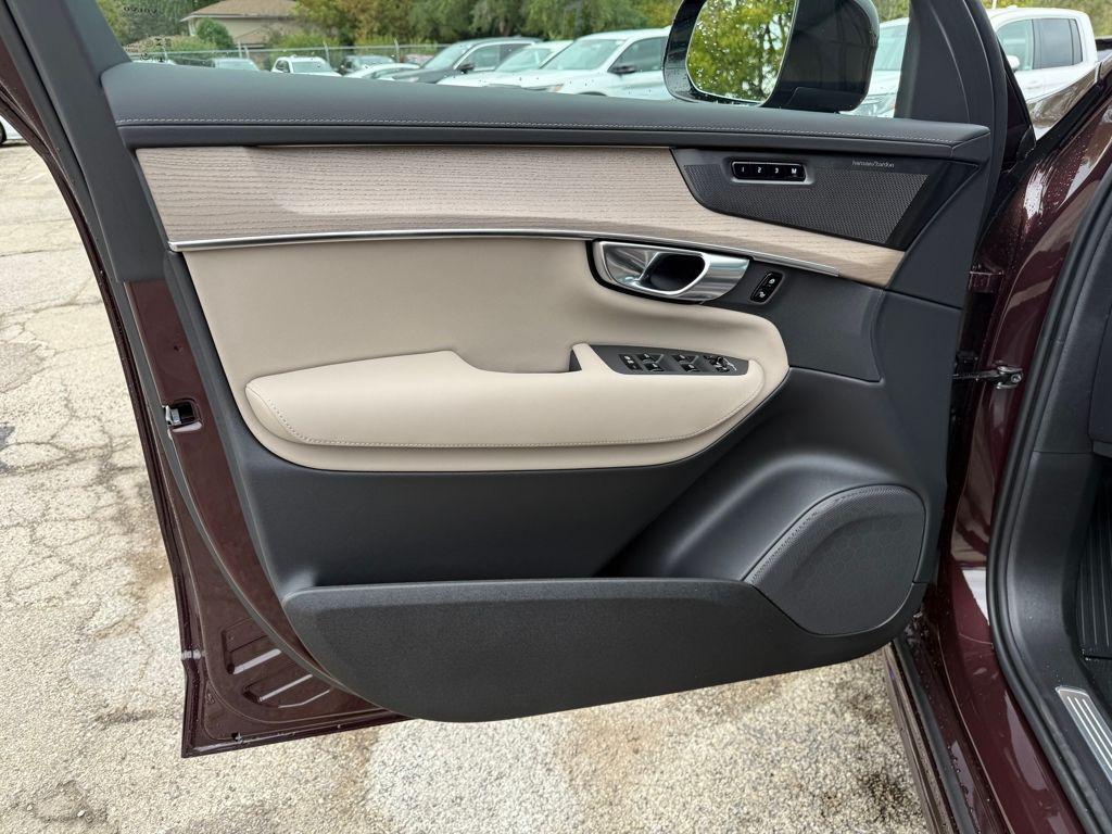 new 2026 Volvo XC90 car, priced at $77,275