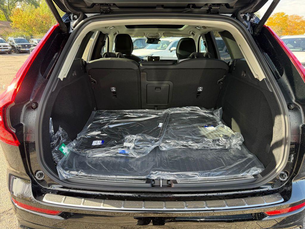 new 2026 Volvo XC60 car, priced at $57,985