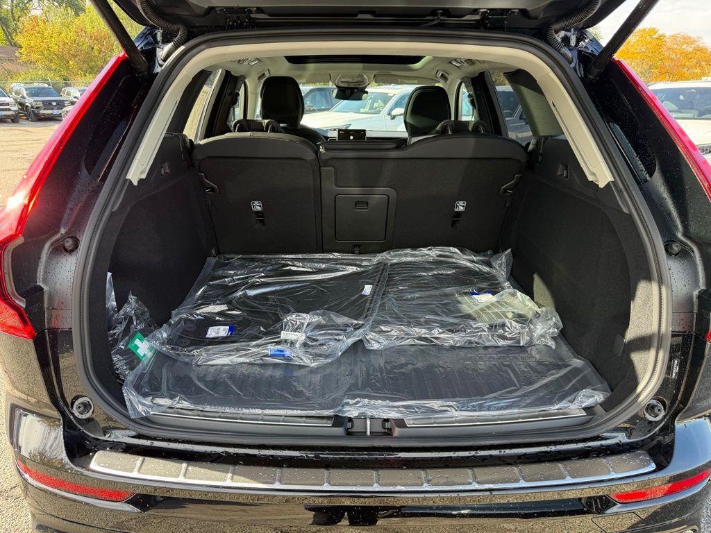 new 2026 Volvo XC60 car, priced at $57,985