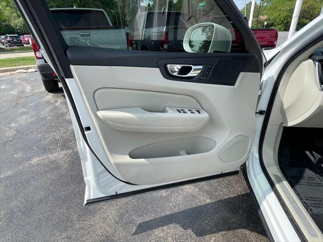 used 2022 Volvo XC60 car, priced at $40,400