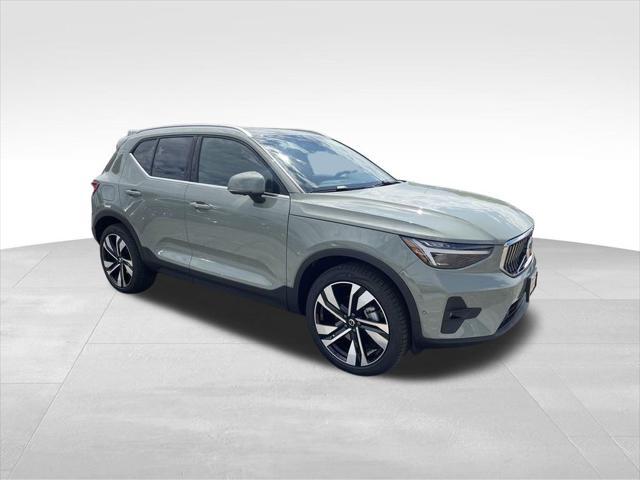 new 2025 Volvo XC40 car, priced at $50,995