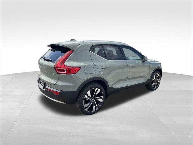 new 2025 Volvo XC40 car, priced at $50,995