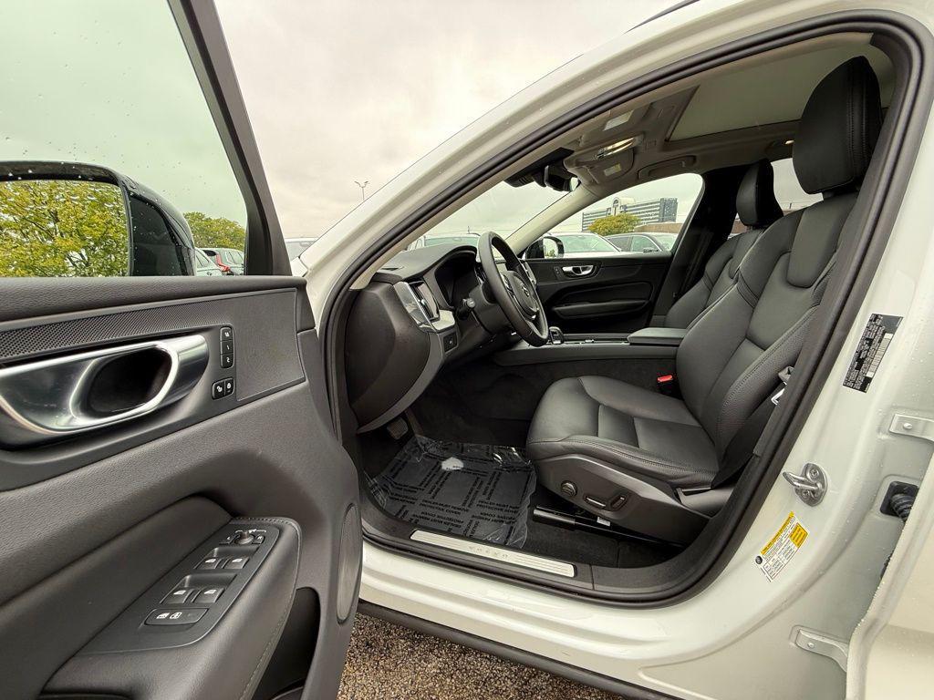 used 2025 Volvo XC60 car, priced at $40,987